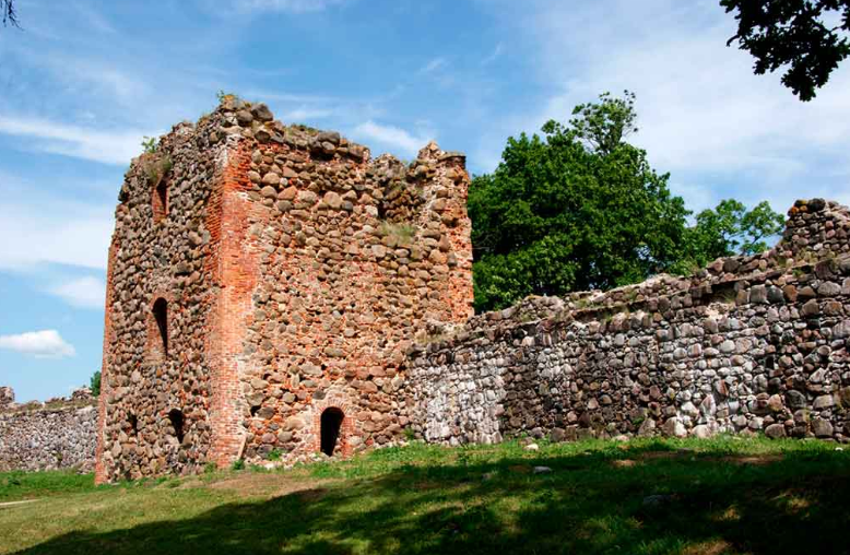 Karksi Order Castle Ruins